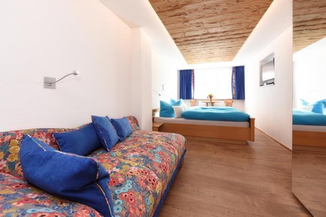 Haus Saler Bed & Breakfast Gaschurn Eksteriør bilde
