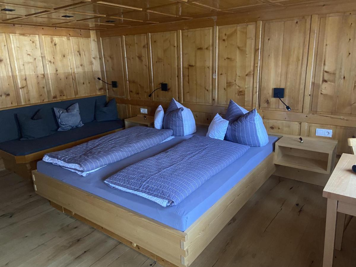 Haus Saler Bed & Breakfast Gaschurn Eksteriør bilde