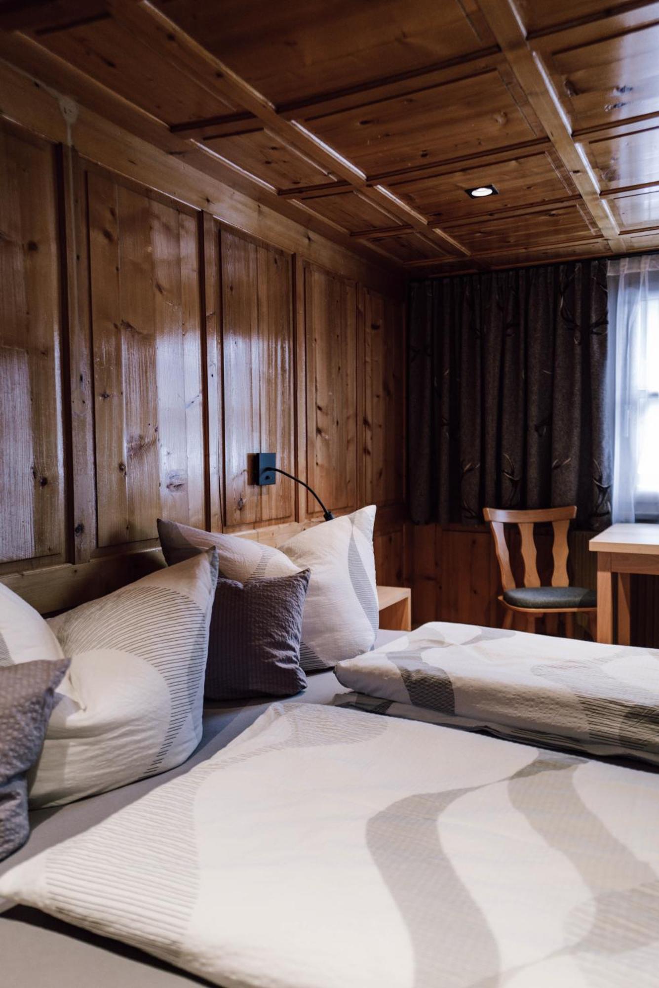 Haus Saler Bed & Breakfast Gaschurn Eksteriør bilde