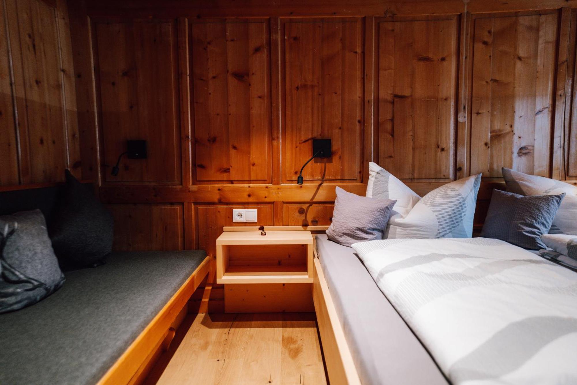 Haus Saler Bed & Breakfast Gaschurn Eksteriør bilde