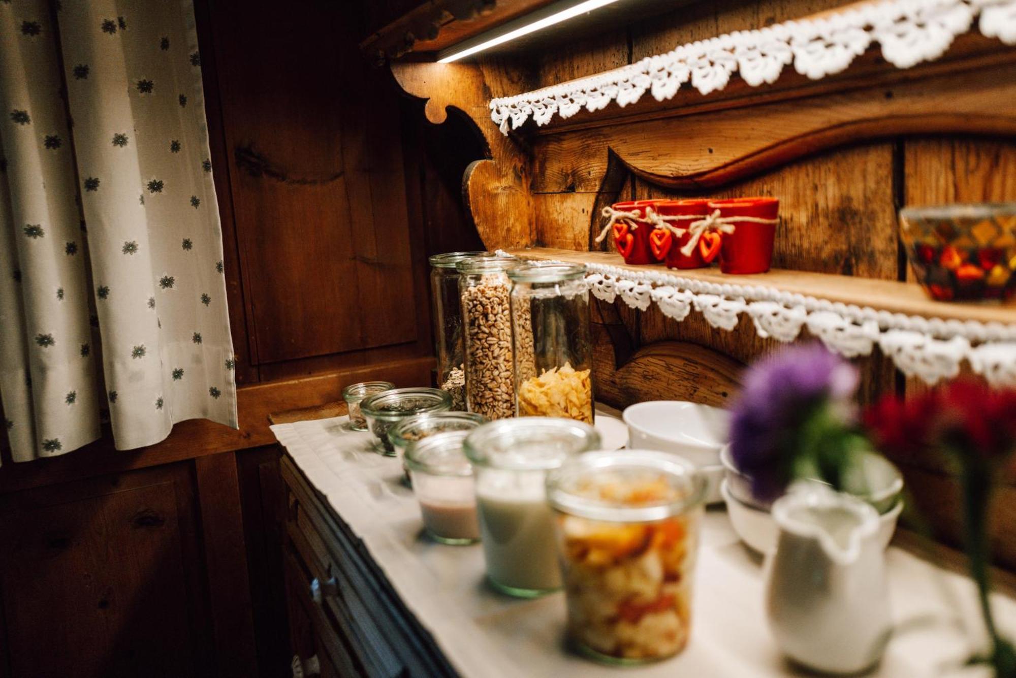 Haus Saler Bed & Breakfast Gaschurn Eksteriør bilde