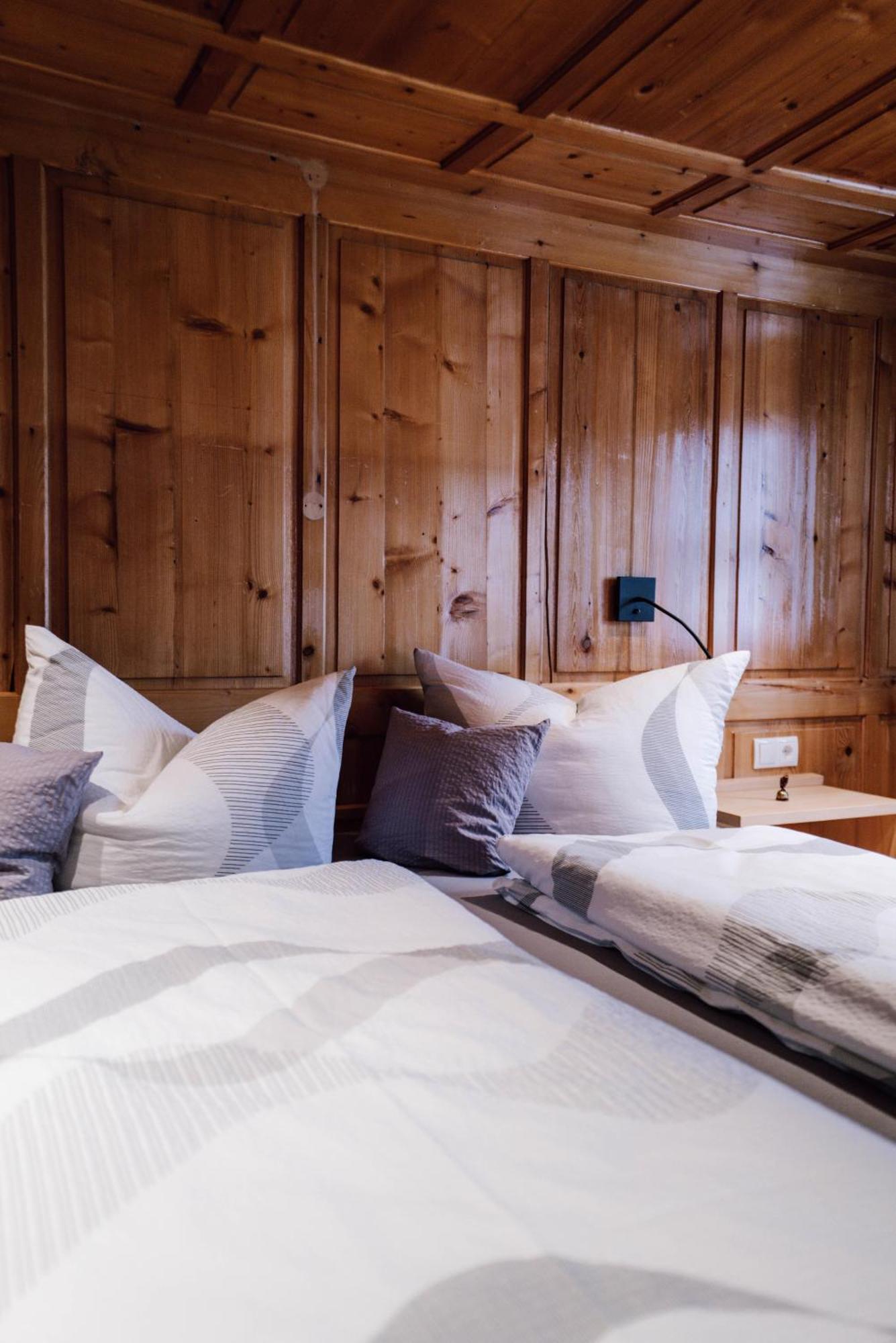 Haus Saler Bed & Breakfast Gaschurn Eksteriør bilde